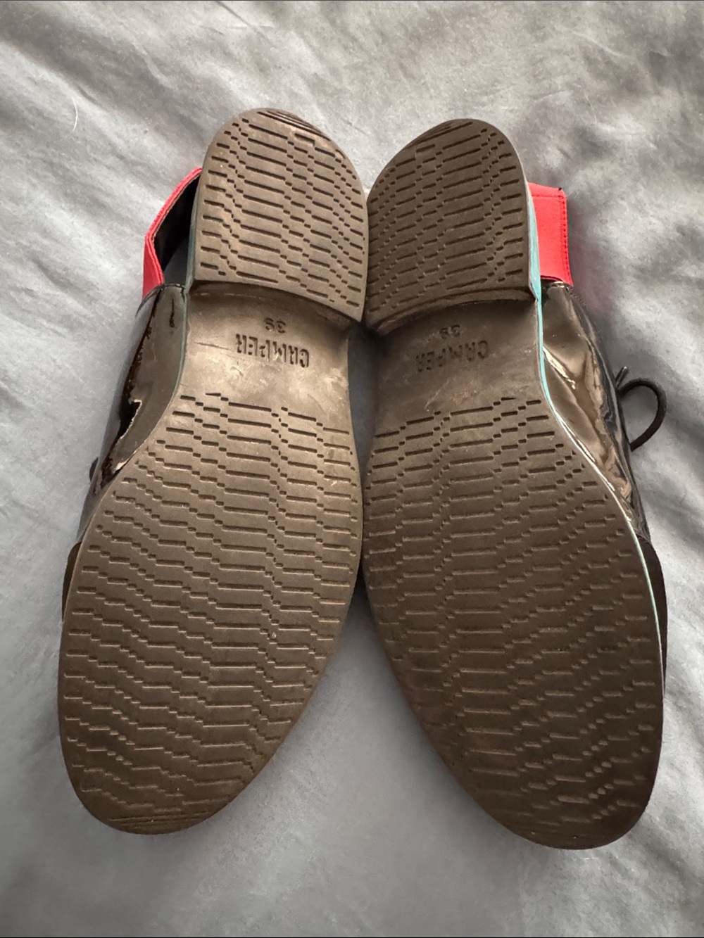 Camper Women’s Black Oxford sling backs with Red and Turquoise Heel Accent - Picture 4 of 7
